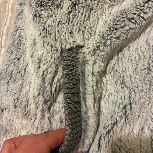 Patagonia Conejo furry hooded vest - Picture 2 of 3